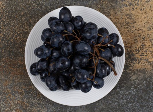 Black Grapes (काळी द्राक्षे)